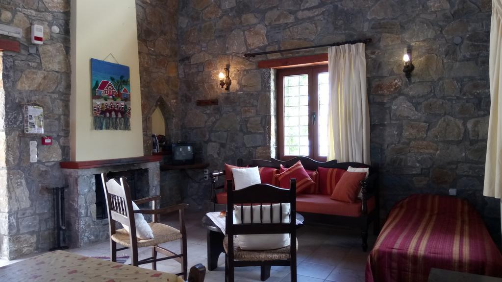 Arodamos Guesthouse Krousonas  Exteriör bild